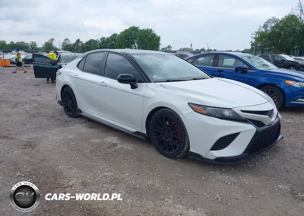 2020 Toyota Camry Trd V6 – zdjęcie 1 z 17