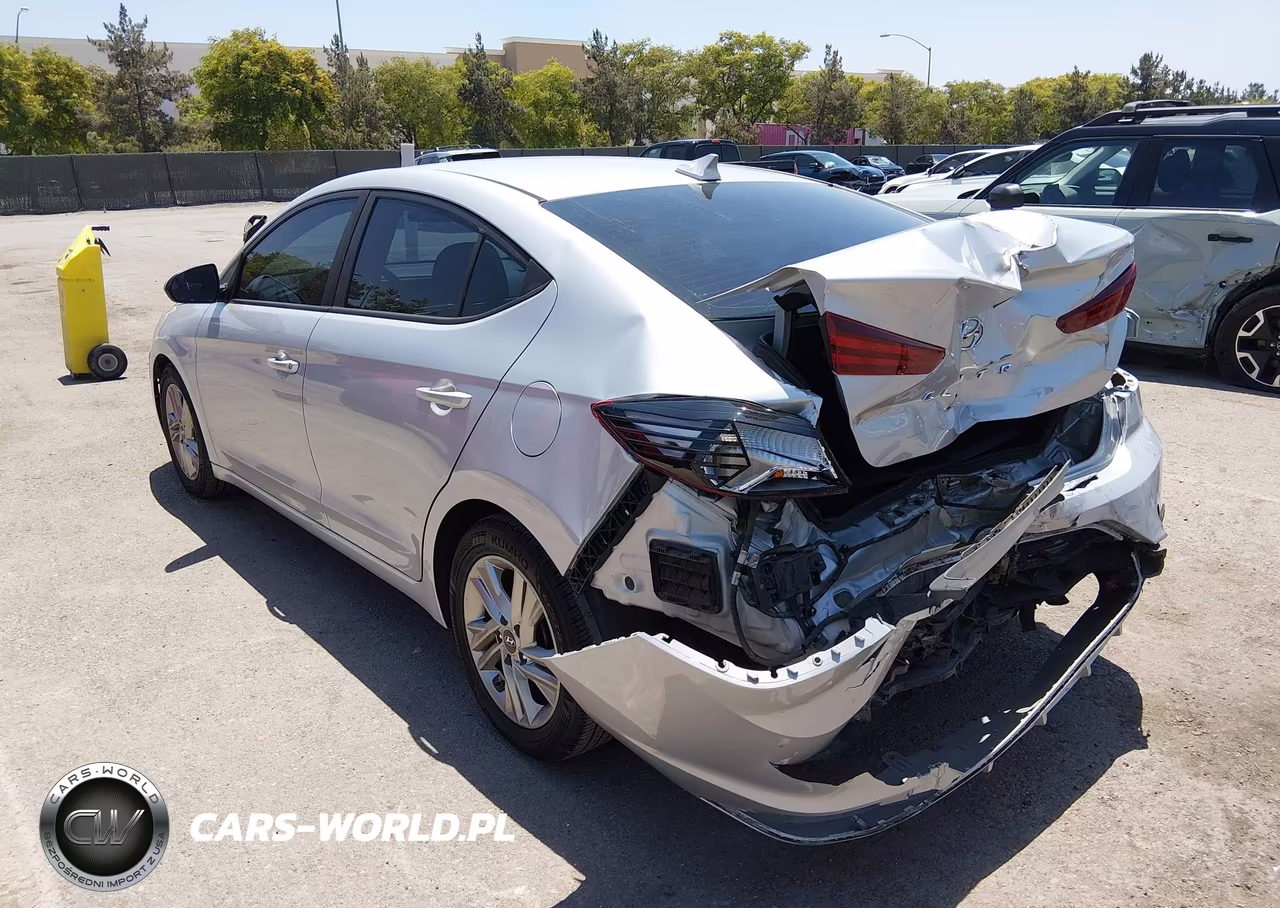 2020 Hyundai Elantra Sel VIN:5NPD84LF5LH504889 - 3