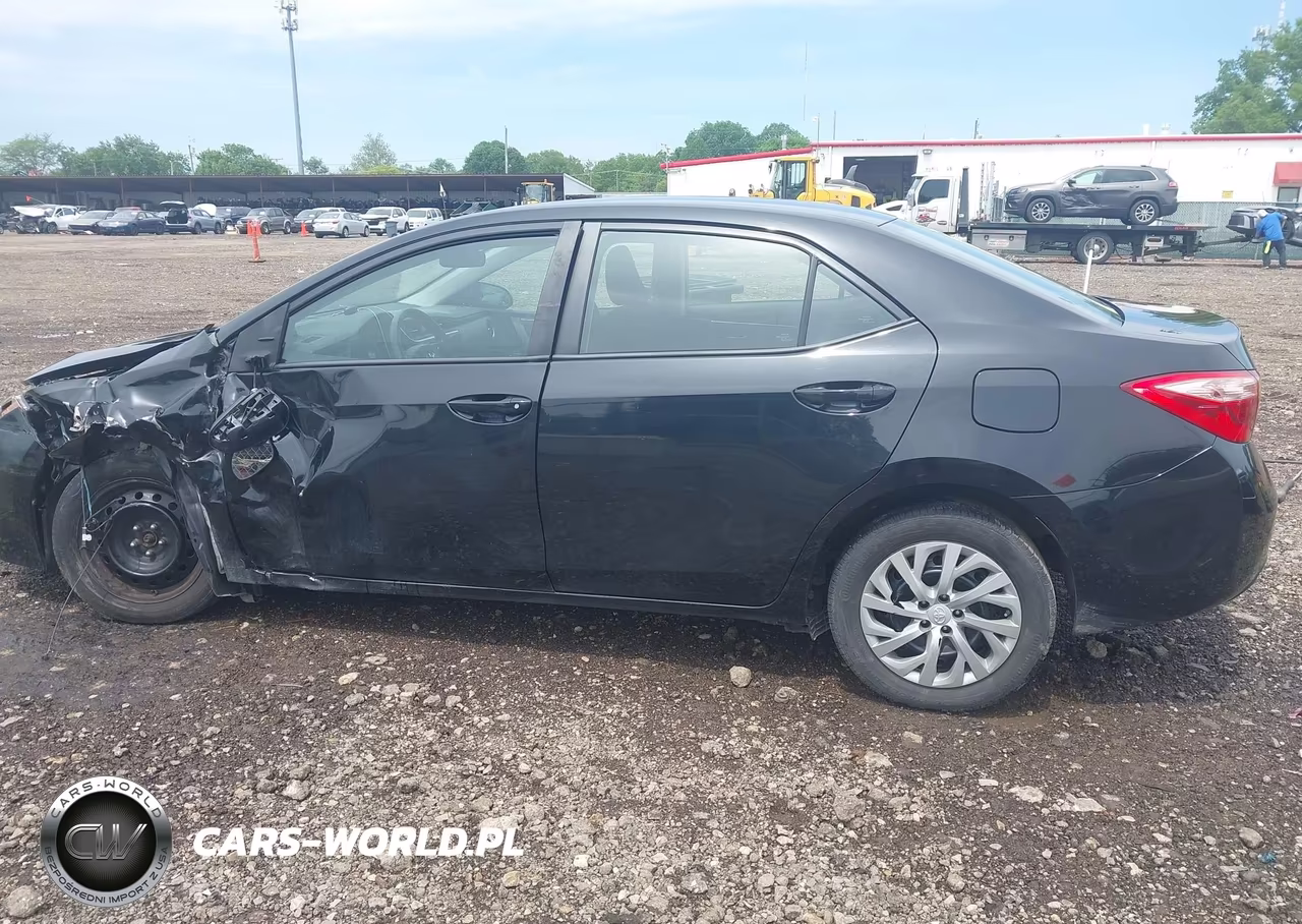 2018 Toyota Corolla Le VIN:2T1BURHE7JC098839 - 14