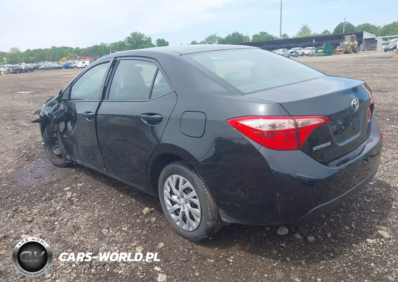 2018 Toyota Corolla Le VIN:2T1BURHE7JC098839 - 3