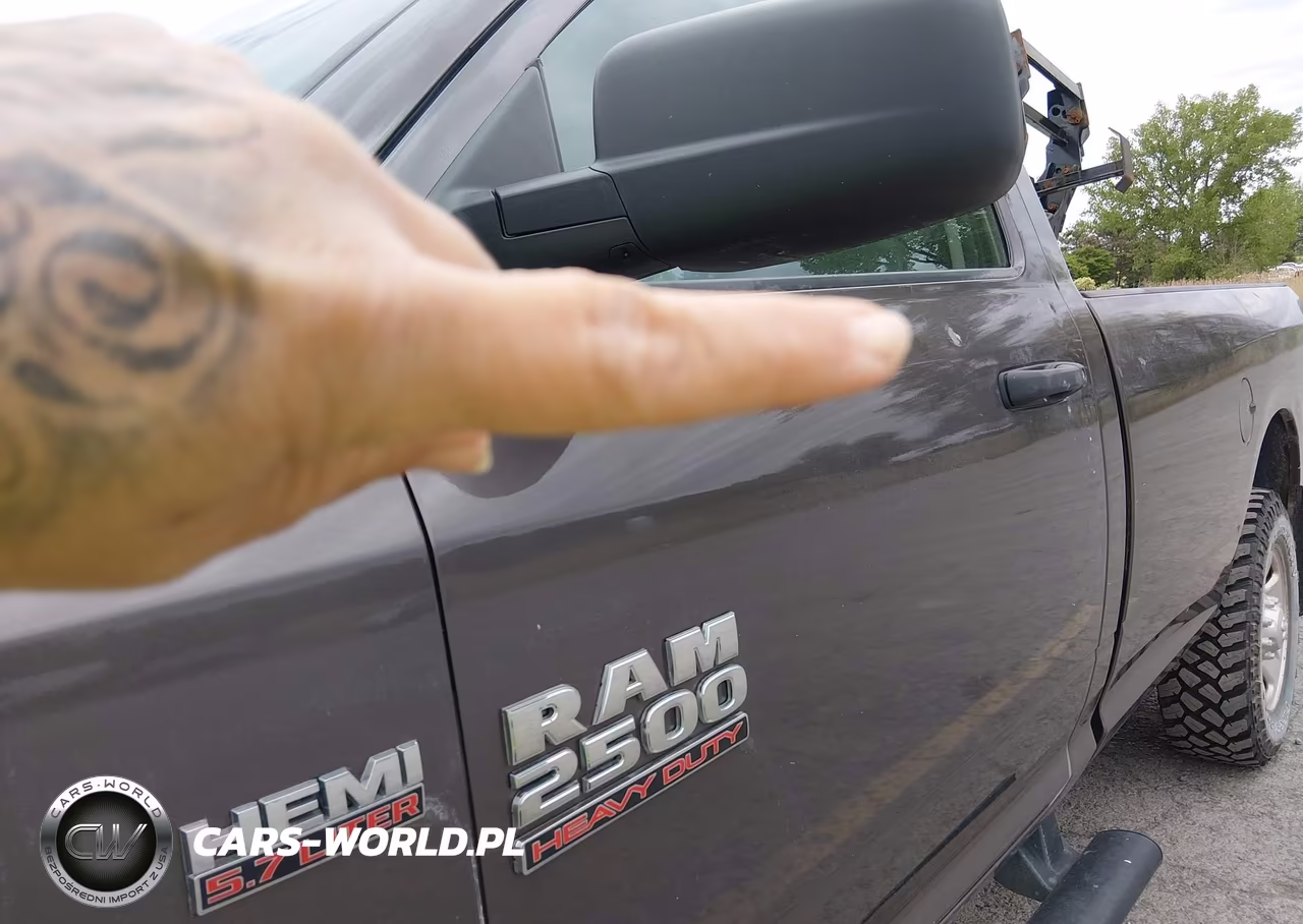2018 Ram 2500 Tradesman 4X4 8' Box VIN:3C6LR5AT0JG363587 - 13