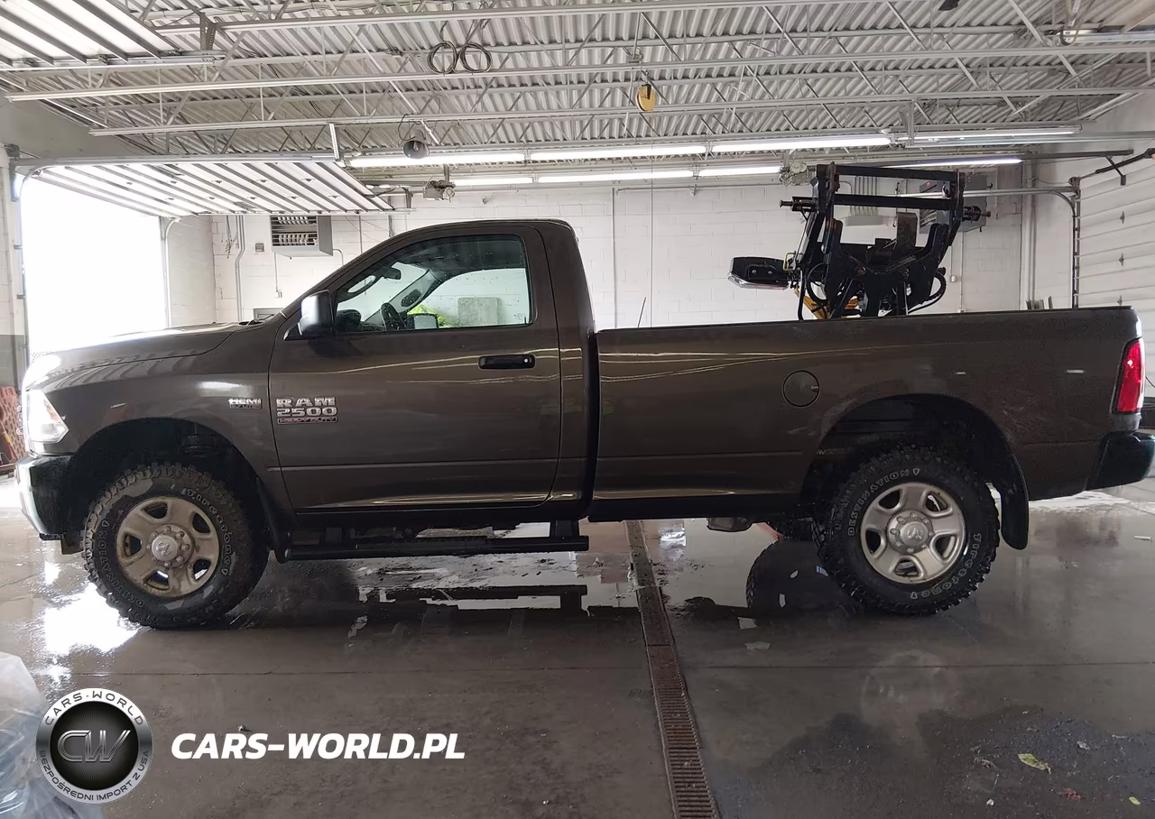 2018 Ram 2500 Tradesman 4X4 8' Box VIN:3C6LR5AT0JG363587 - 16