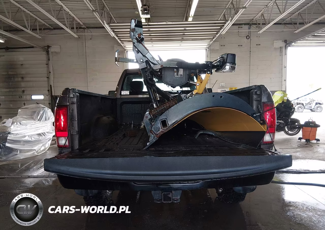 2018 Ram 2500 Tradesman 4X4 8' Box VIN:3C6LR5AT0JG363587 - 18