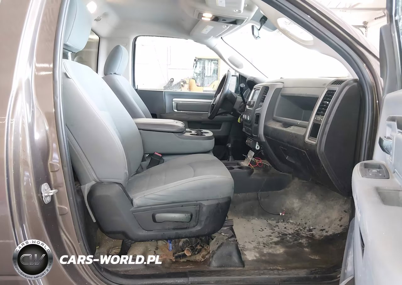2018 Ram 2500 Tradesman 4X4 8' Box VIN:3C6LR5AT0JG363587 - 5