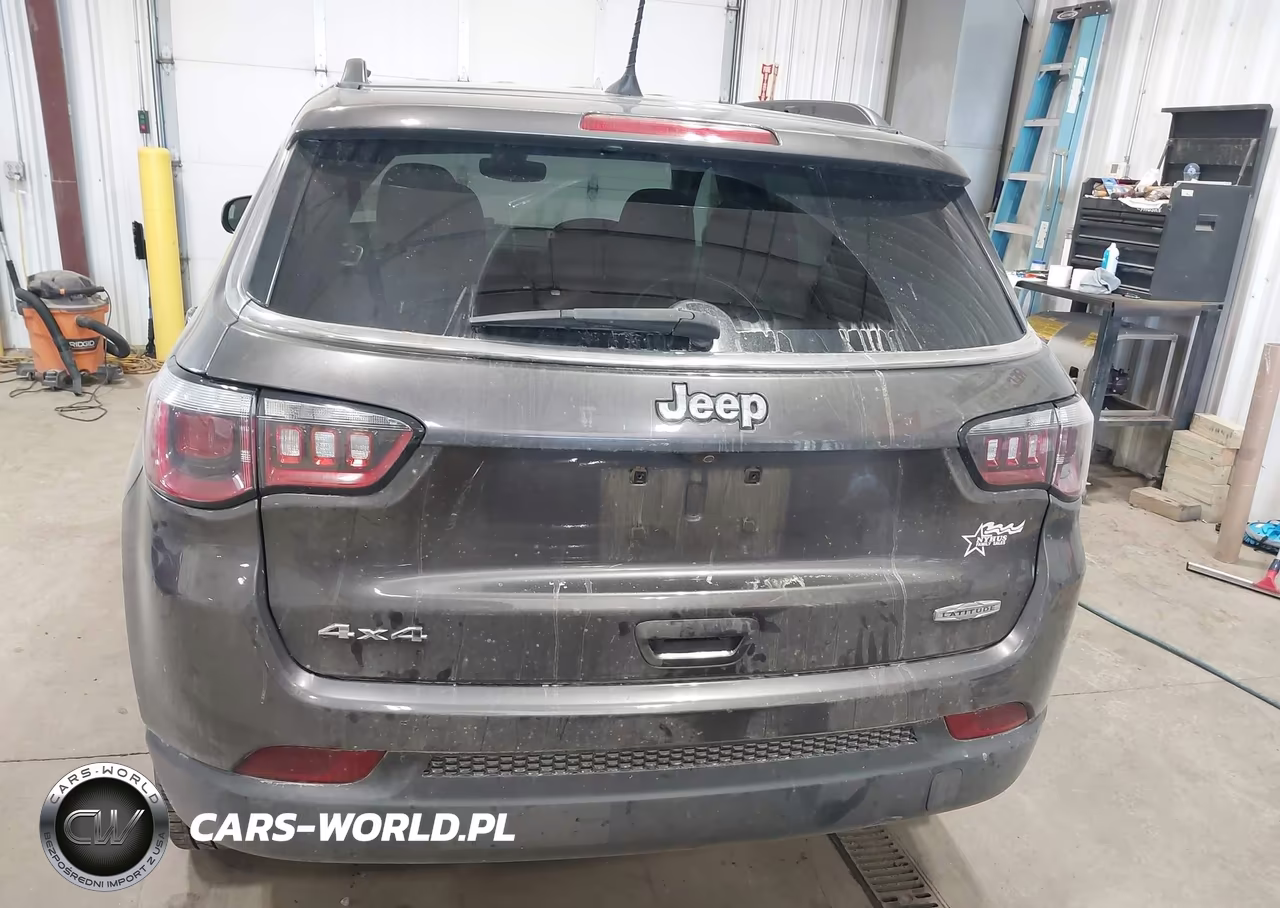 2017 Jeep New Compass Latitude 4X4 VIN:3C4NJDBB7HT681796 - 16