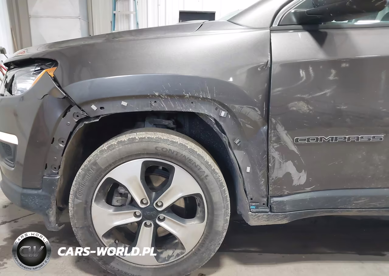 2017 Jeep New Compass Latitude 4X4 VIN:3C4NJDBB7HT681796 - 17