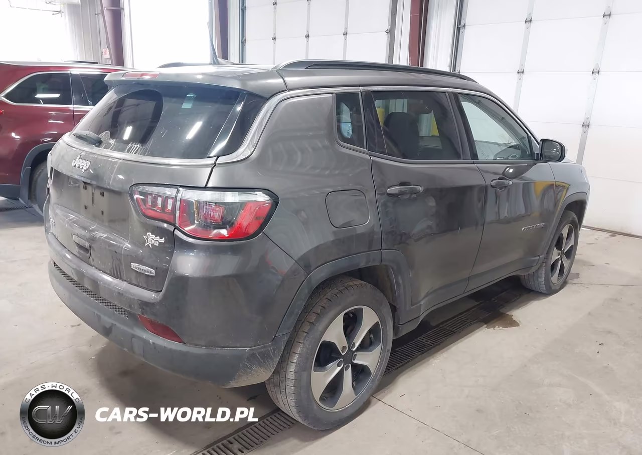 2017 Jeep New Compass Latitude 4X4 VIN:3C4NJDBB7HT681796 - 4