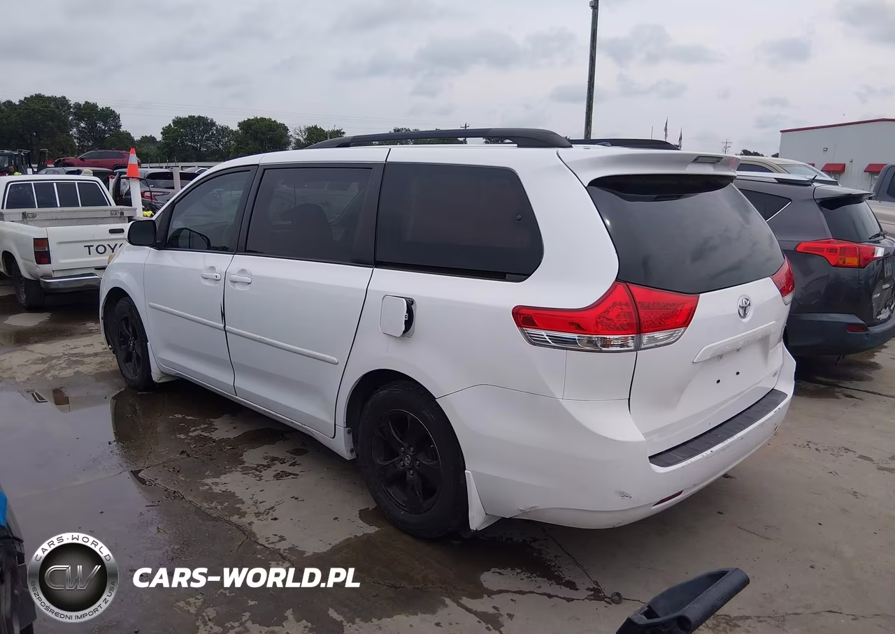 2013 Toyota Sienna Le V6 8 Passenger VIN:5TDKK3DC3DS348550 - 3