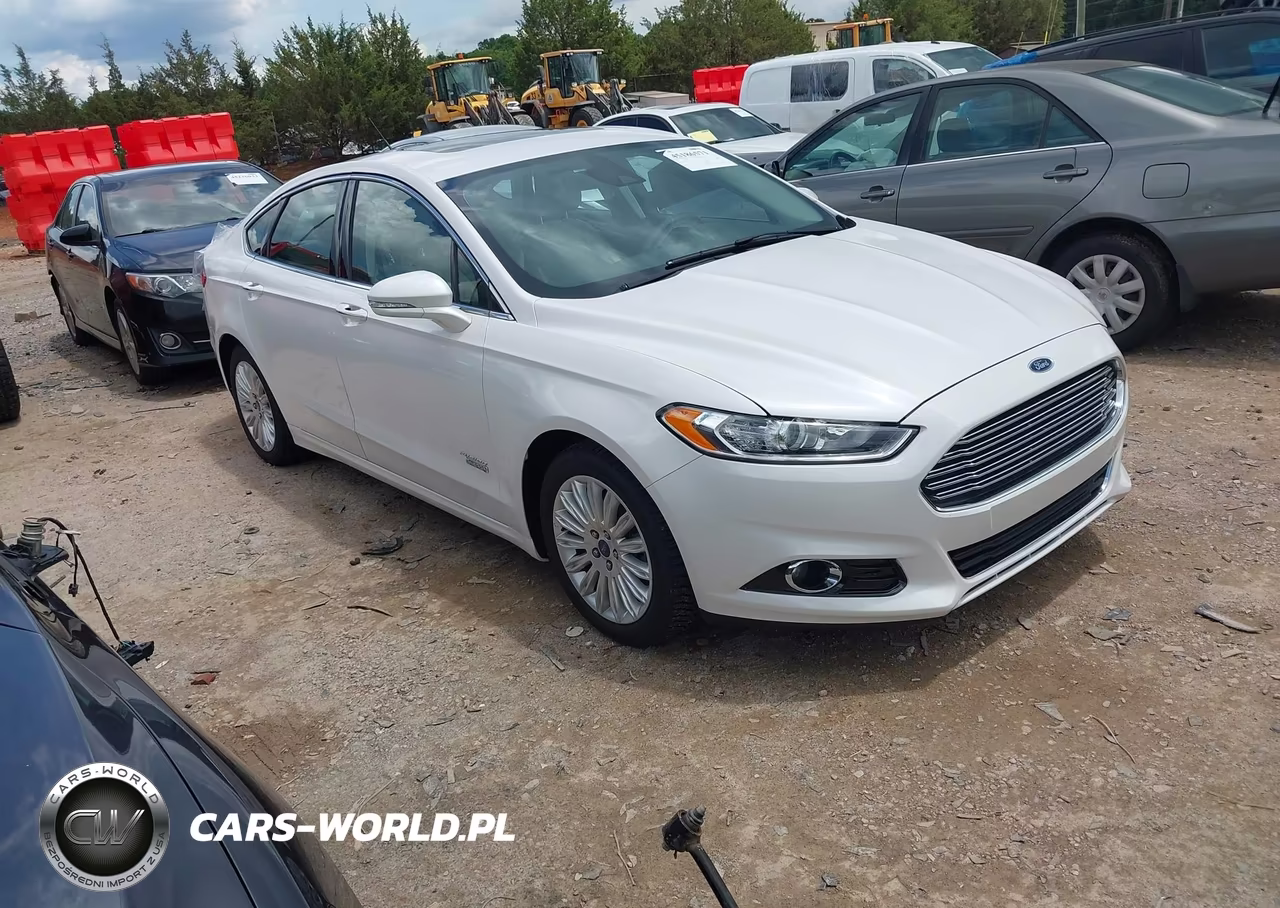 2014 Ford Fusion Energi Titanium – zdjęcie 1 z 11