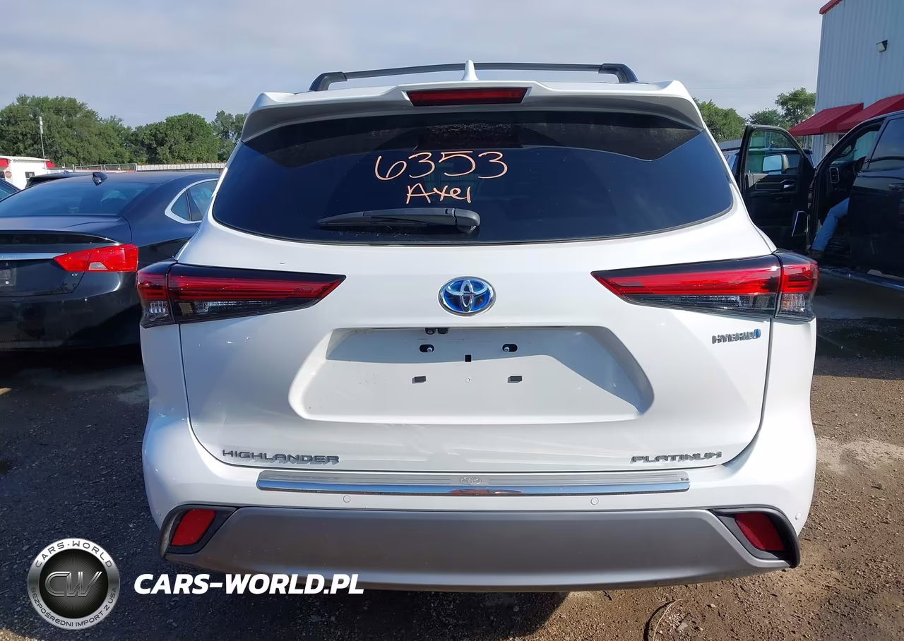 2023 Toyota Highlander Hybrid Platinum VIN:5TDFARAH2PS020399 - 17