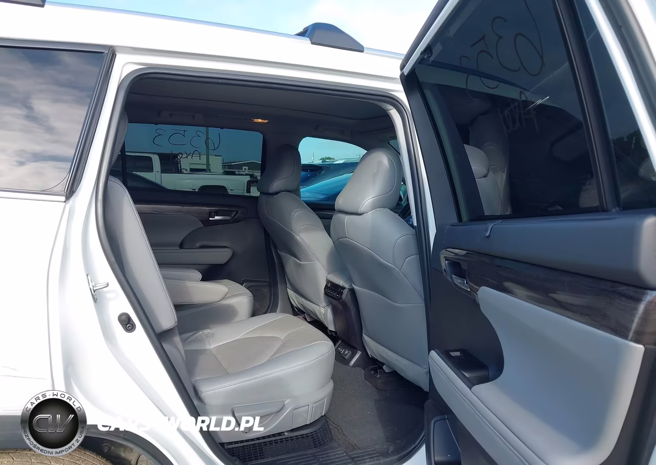 2023 Toyota Highlander Hybrid Platinum VIN:5TDFARAH2PS020399 - 8