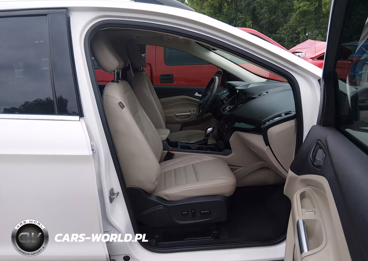 2019 Ford Escape Titanium VIN:1FMCU0J91KUC52975 - 5