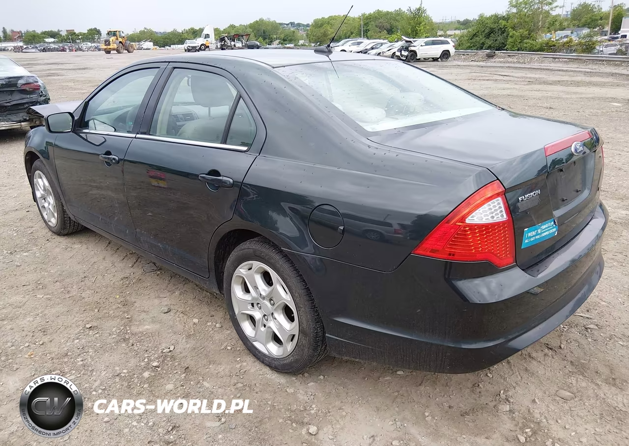 2010 Ford Fusion Se VIN:3FAHP0HA4AR273915 - 3