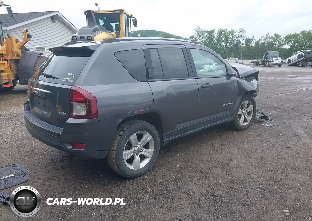 2017 Jeep Compass Latitude 4X4 VIN:1C4NJDEB9HD113020 - 4