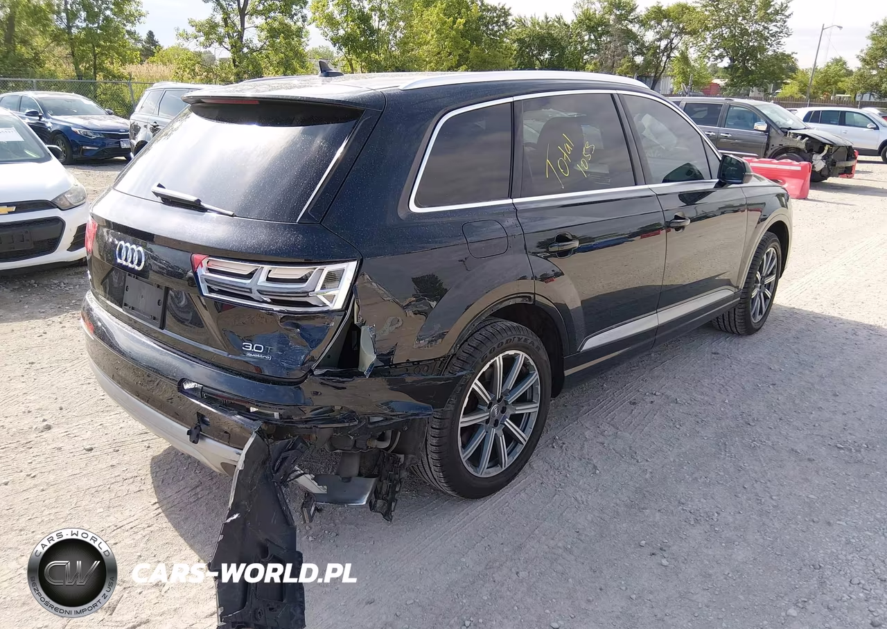 2017 Audi Q7 3.0T Premium VIN:WA1LAAF72HD053303 - 4
