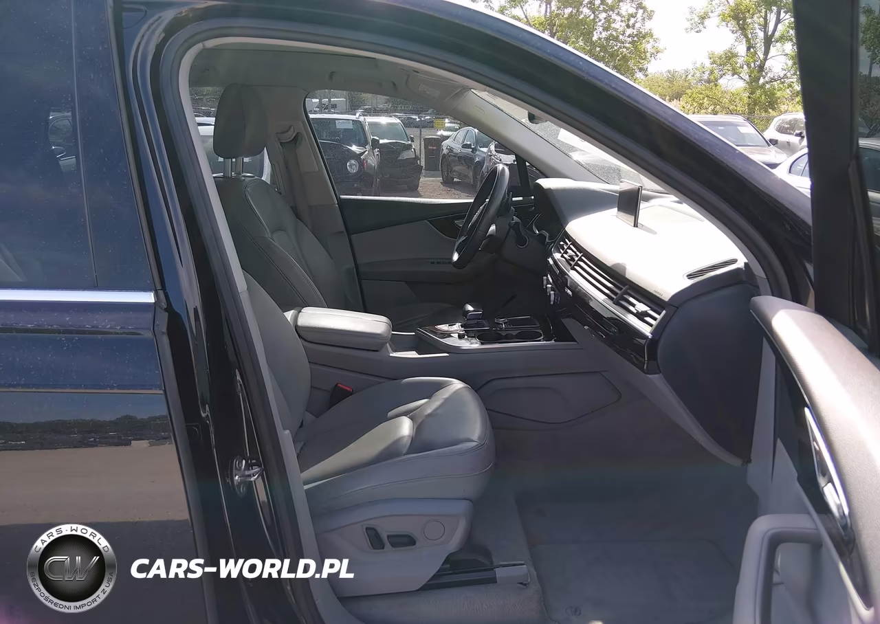 2017 Audi Q7 3.0T Premium VIN:WA1LAAF72HD053303 - 5