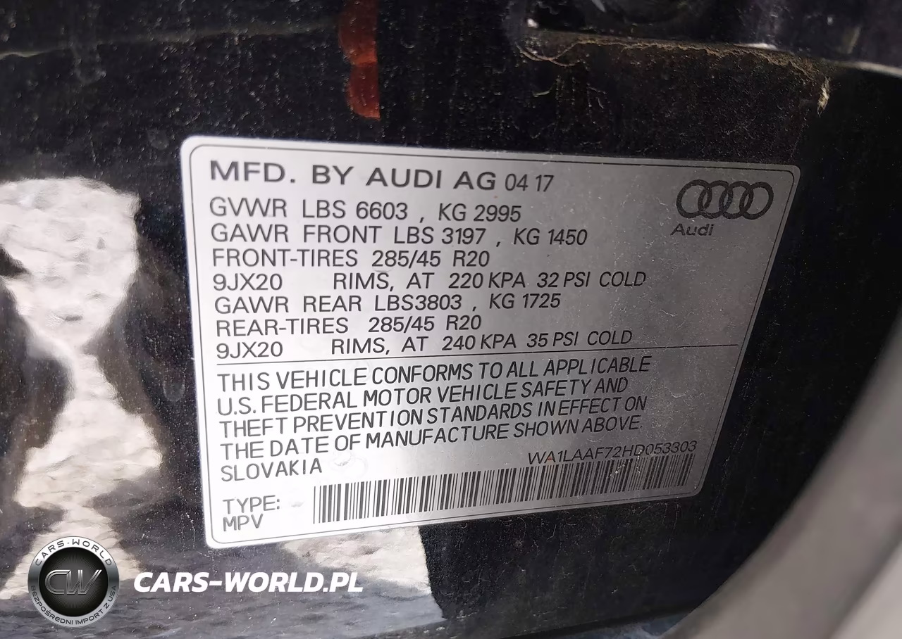 2017 Audi Q7 3.0T Premium VIN:WA1LAAF72HD053303 - 9