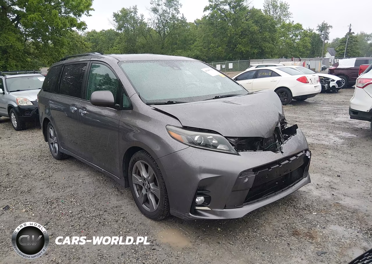 2018 Toyota Sienna Se 8 Passenger