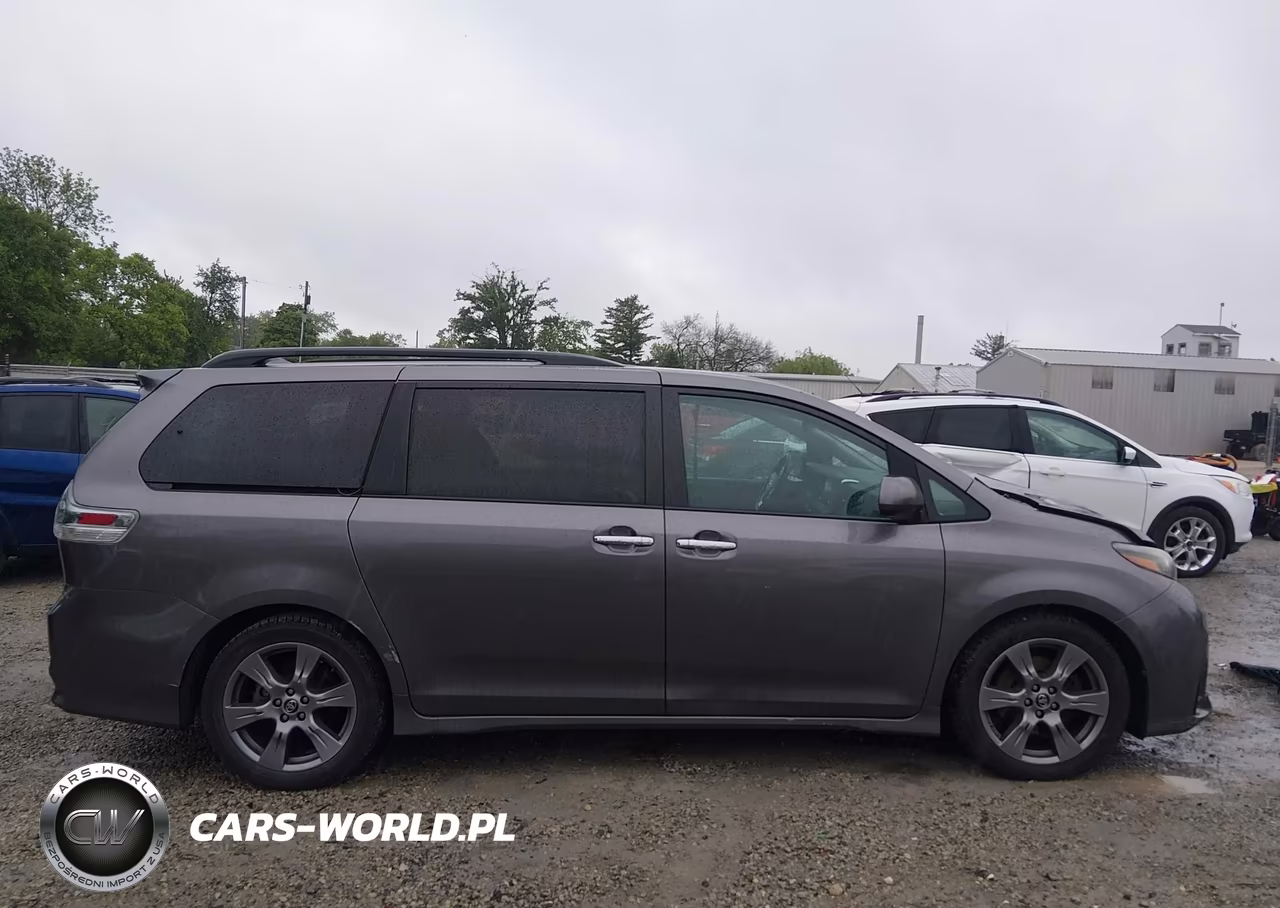 2018 Toyota Sienna Se 8 Passenger VIN:5TDXZ3DC1JS950960 - 14