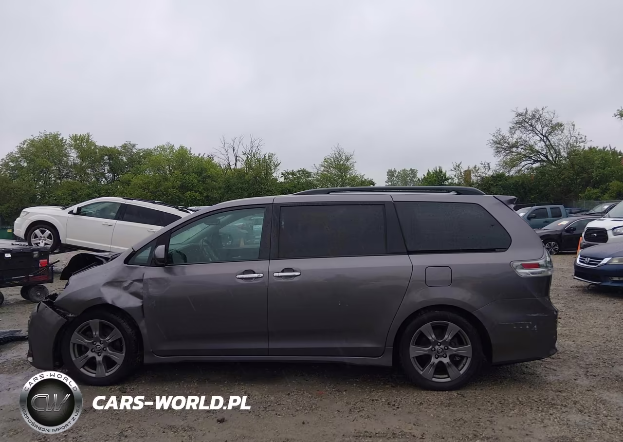 2018 Toyota Sienna Se 8 Passenger VIN:5TDXZ3DC1JS950960 - 15