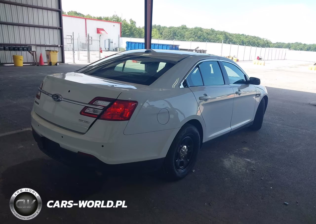 2018 Ford Police Interceptor VIN:1FAHP2L86JG134067 - 4