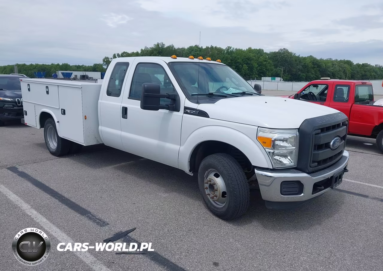 2016 Ford F-350 Chassis Xl