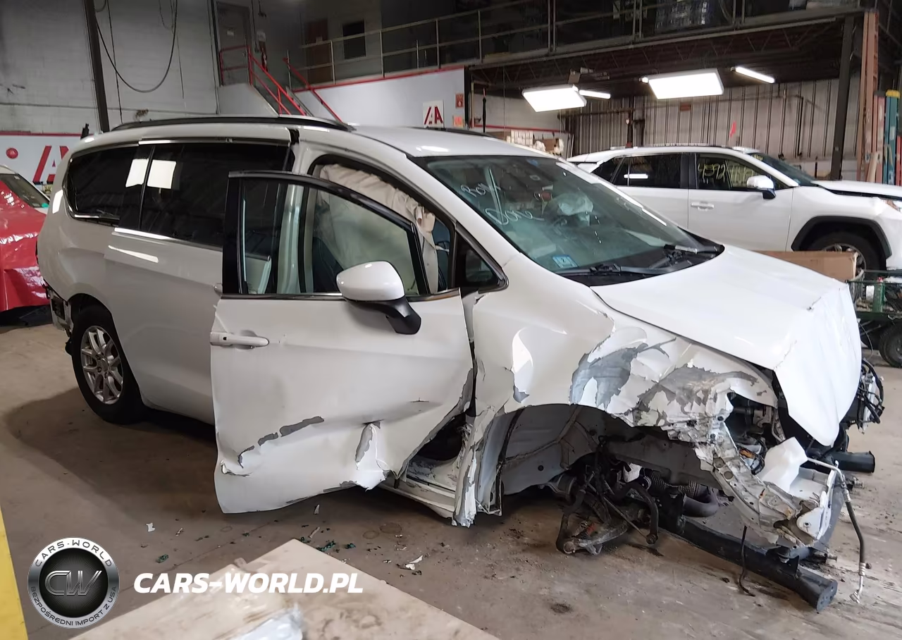 2020 Chrysler Voyager Lxi VIN:2C4RC1DG2LR265105 - 13