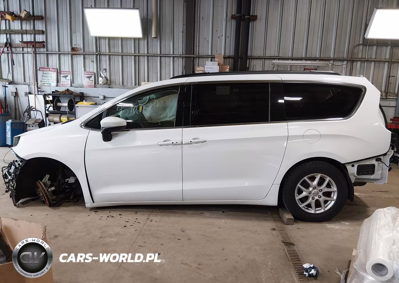 2020 Chrysler Voyager Lxi VIN:2C4RC1DG2LR265105 - 14