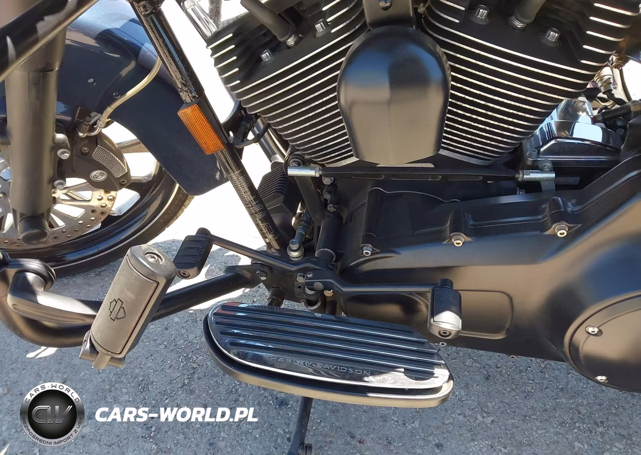 2008 Harley-Davidson Flhx VIN:1HD1KB43X8Y699647 - 9