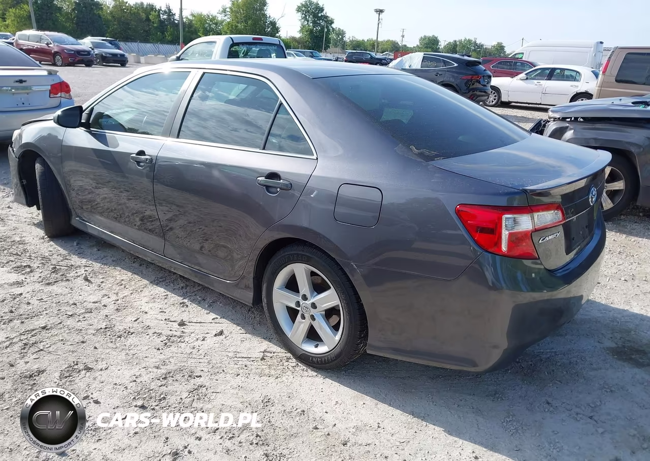 2014 Toyota Camry Se VIN:4T1BF1FK3EU466488 - 3