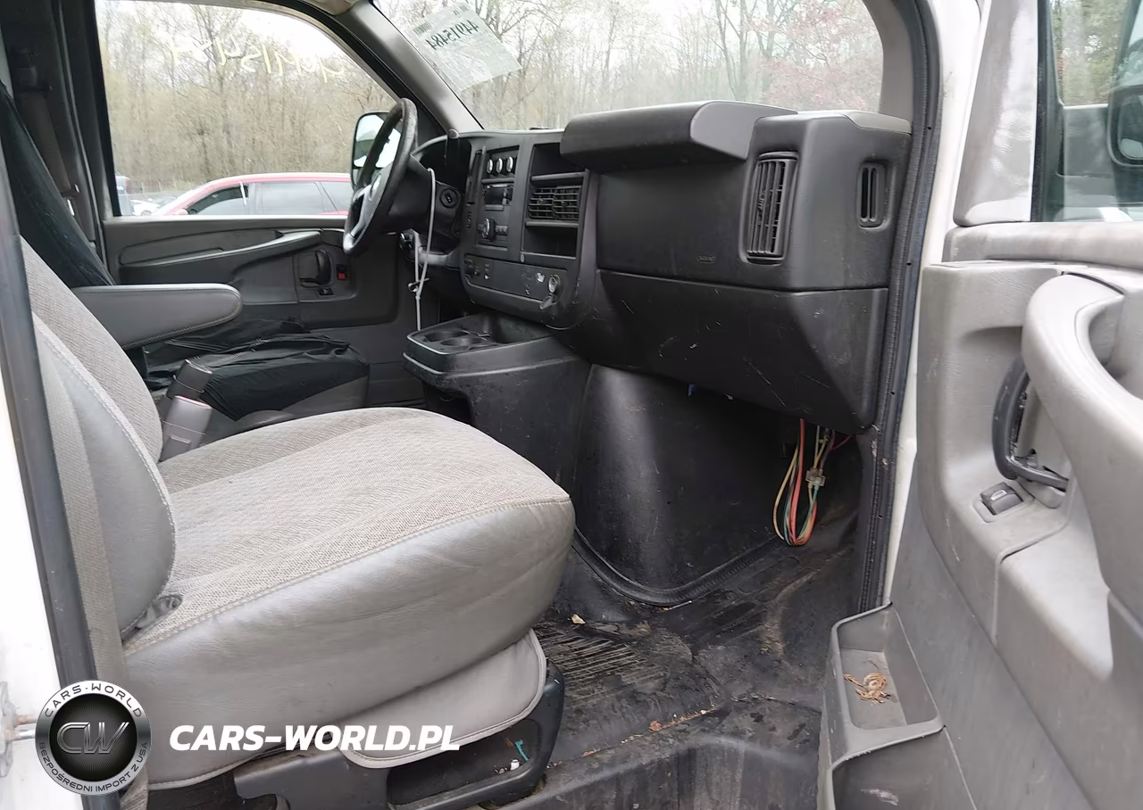 2011 Chevrolet Express 2500 Work Van VIN:1GCWGFCA7B1188834 - 5