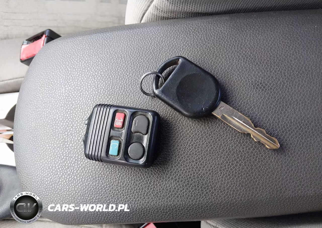 2008 Ford Focus Se-Ses VIN:1FAHP35N78W184663 - 11
