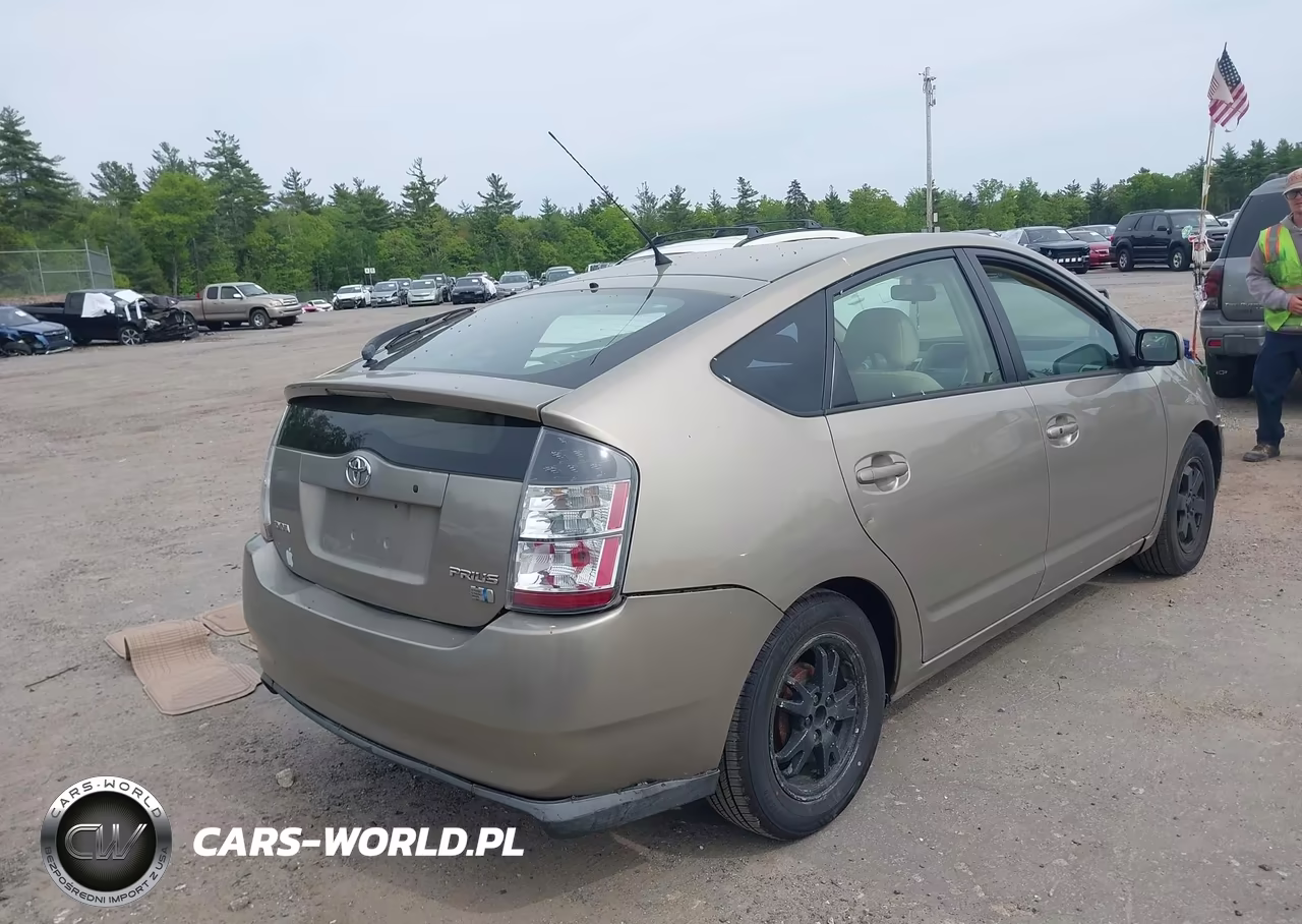 2004 Toyota Prius VIN:JTDKB20U240060479 - 4