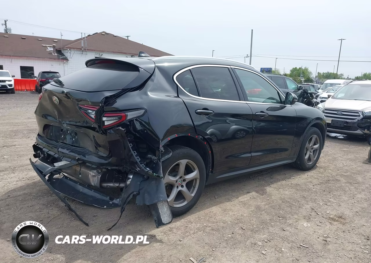 2021 Alfa Romeo Stelvio Awd VIN:ZASPAKAN1M7D00264 - 4