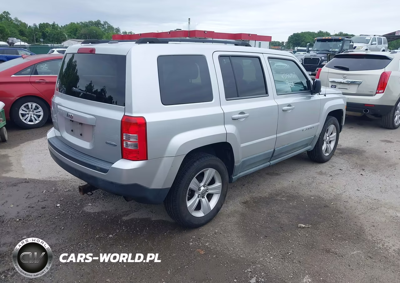2011 Jeep Patriot Sport VIN:1J4NF1GBXBD279528 - 4