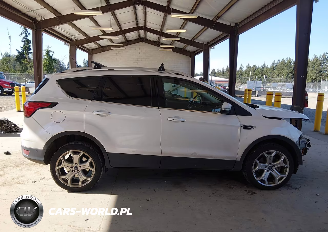 2019 Ford Escape Titanium VIN:1FMCU9J90KUA82600 - 14