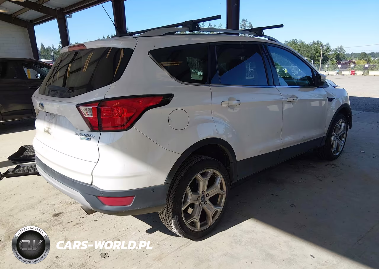2019 Ford Escape Titanium VIN:1FMCU9J90KUA82600 - 4