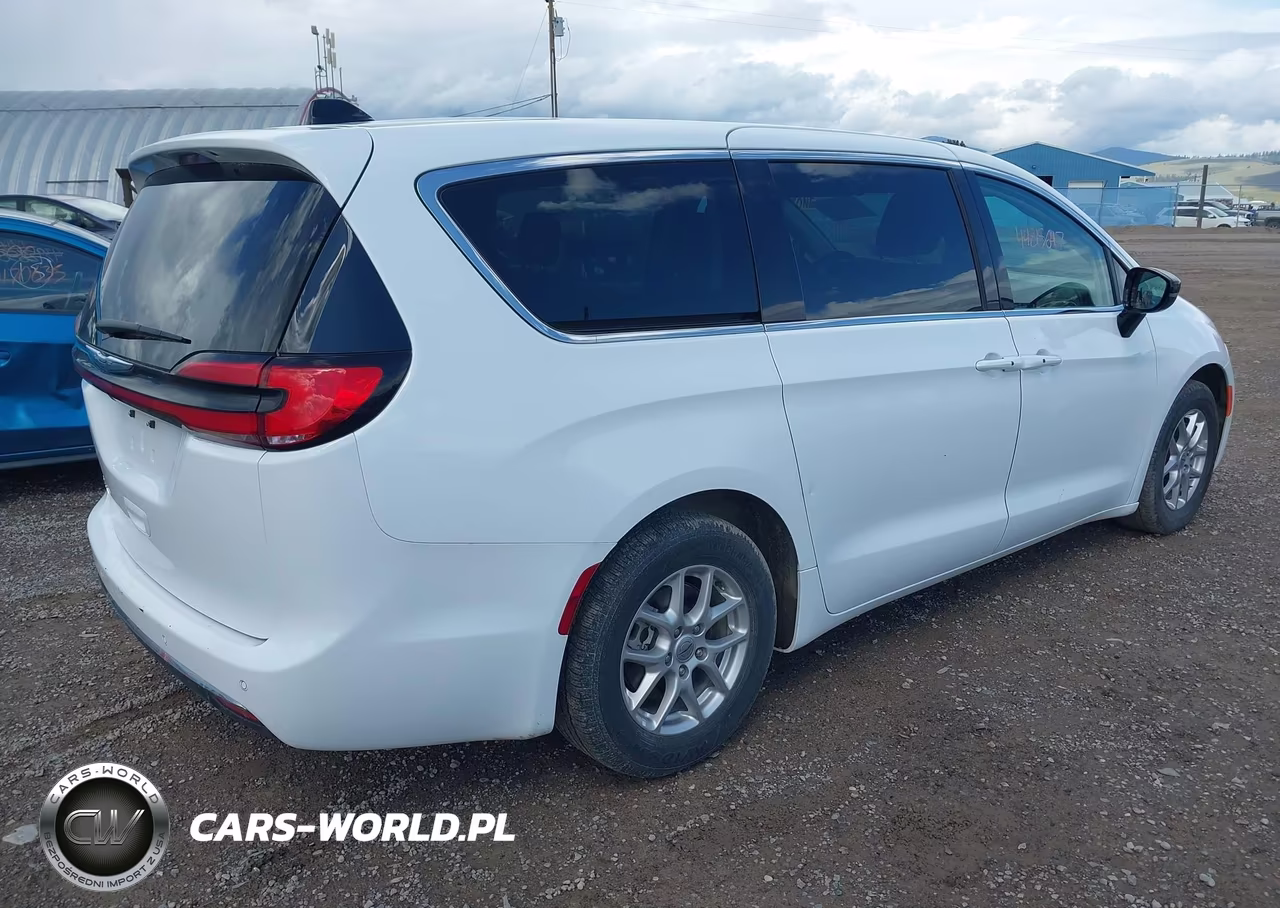 2024 Chrysler Pacifica Touring L VIN:2C4RC1BG2RR167686 - 4