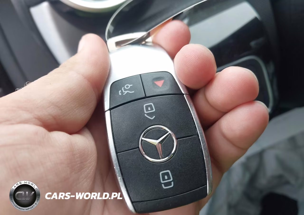 2020 Mercedes-Benz A 220 4Matic VIN:W1K3G4FB9LJ235218 - 11
