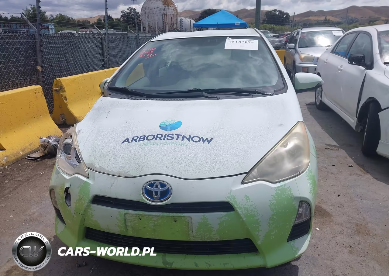 2013 Toyota Prius C One VIN:JTDKDTB36D1556819 - 12