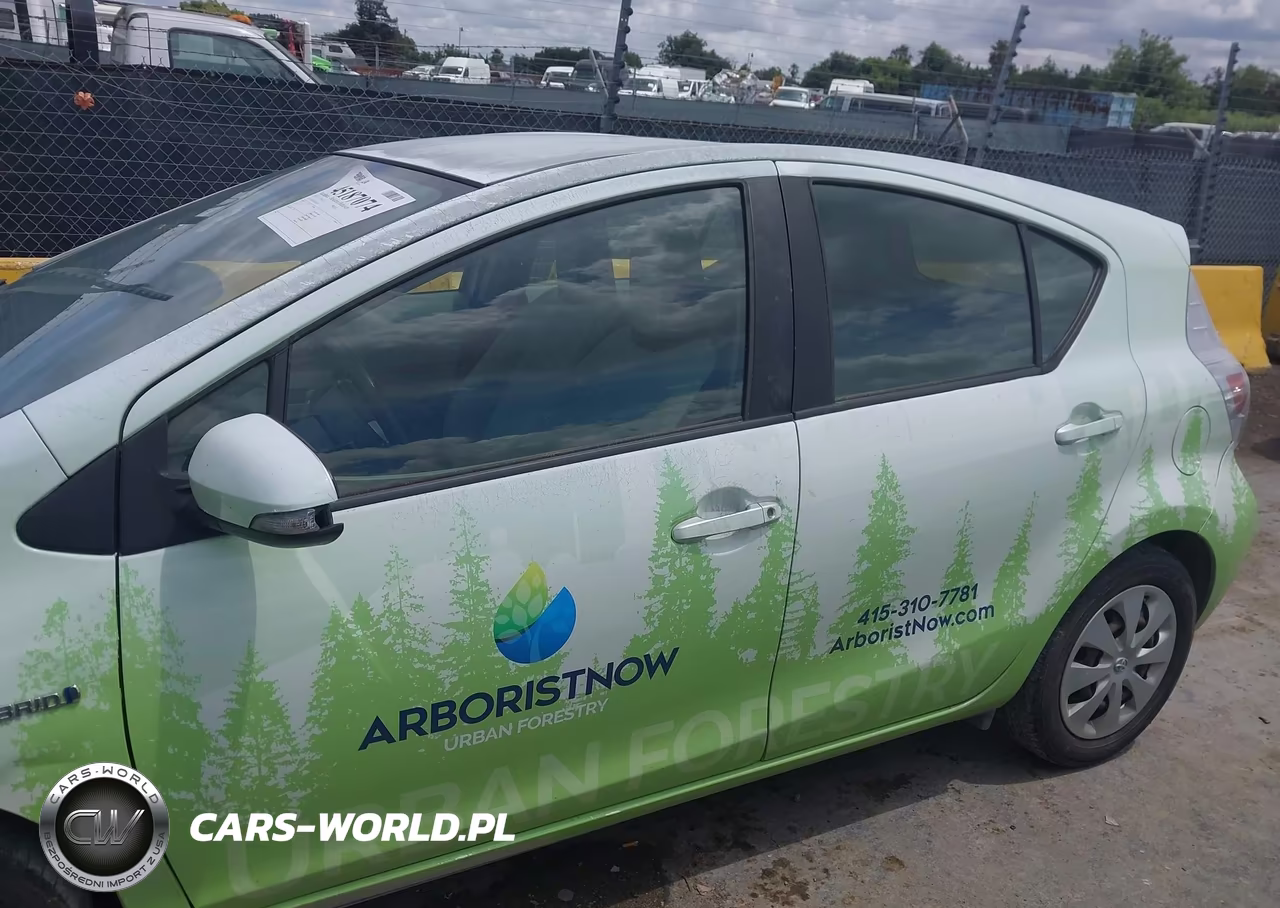 2013 Toyota Prius C One VIN:JTDKDTB36D1556819 - 14
