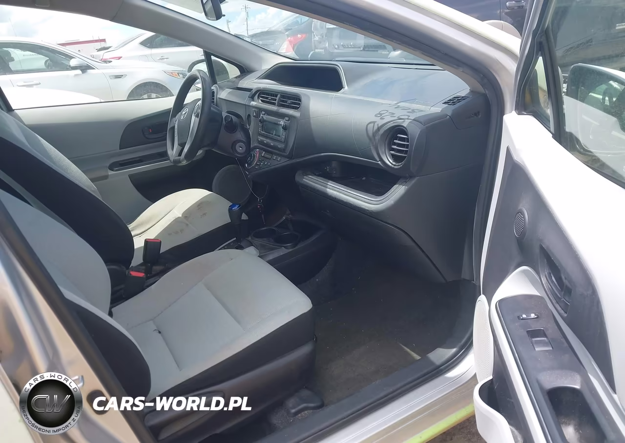 2013 Toyota Prius C One VIN:JTDKDTB36D1556819 - 5
