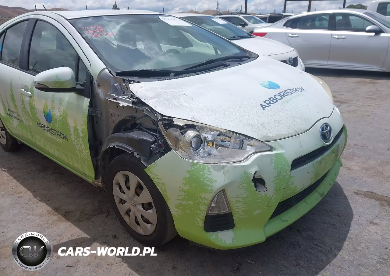 2013 Toyota Prius C One VIN:JTDKDTB36D1556819 - 6