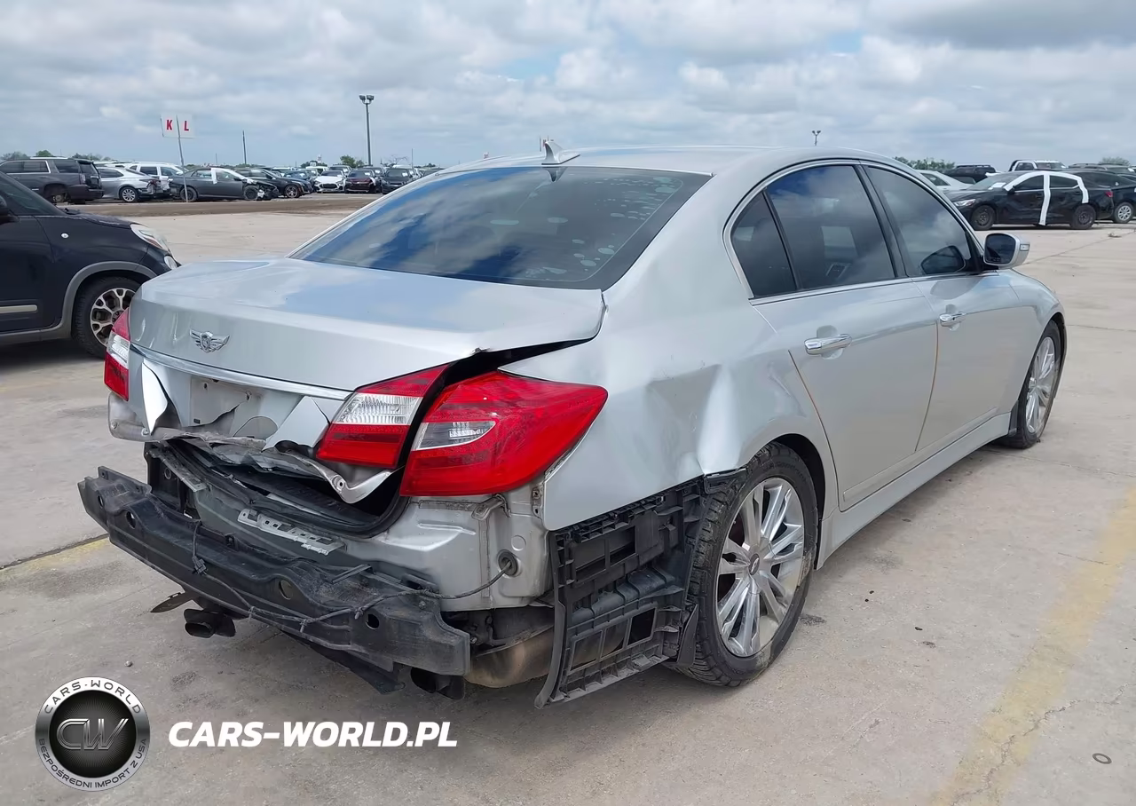 2012 Hyundai Genesis 3.8 VIN:KMHGC4DD2CU200851 - 4