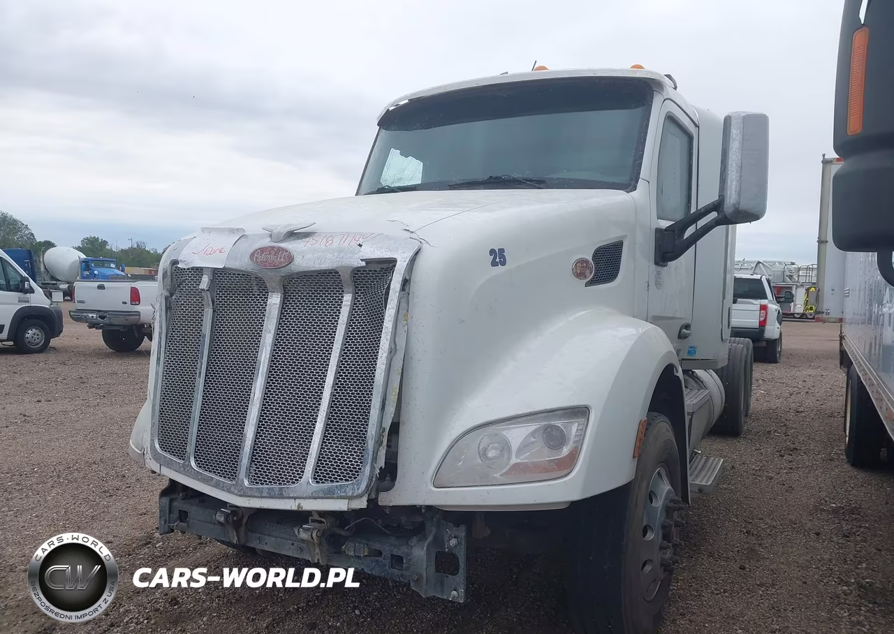2016 Peterbilt 579 VIN:1XPBDP9XXGD321647 - 2