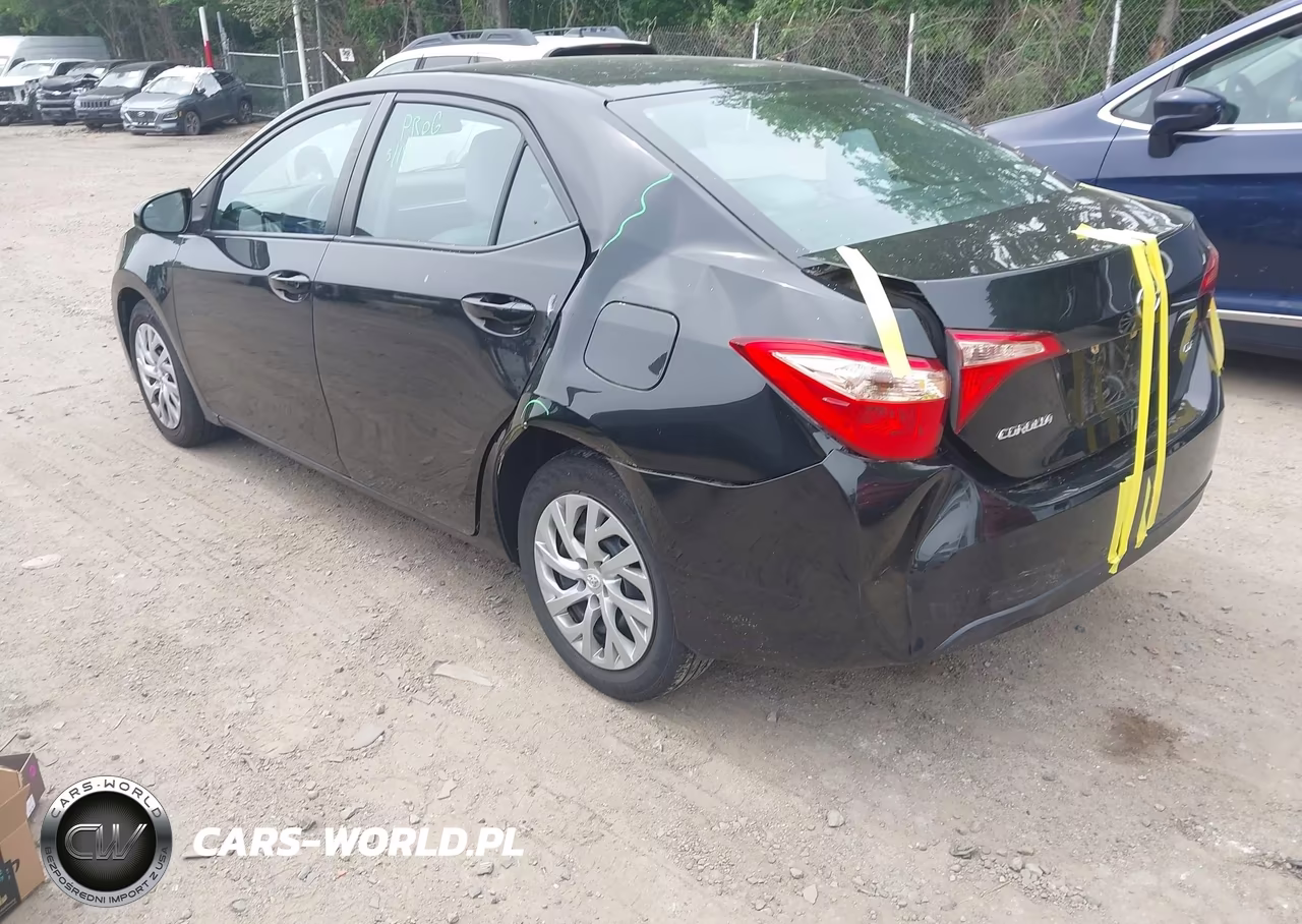 2017 Toyota Corolla Le VIN:2T1BURHE9HC802713 - 3