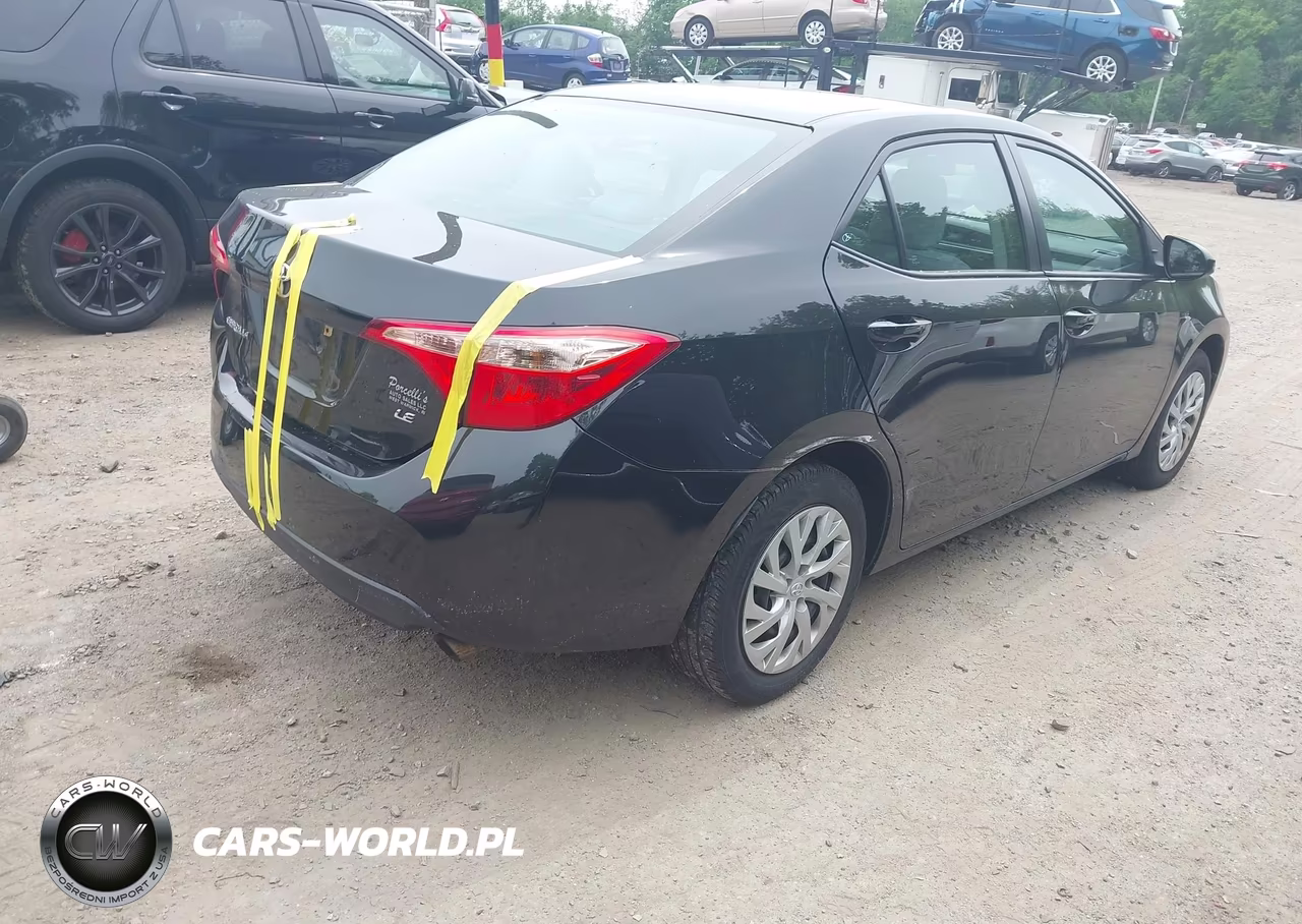 2017 Toyota Corolla Le VIN:2T1BURHE9HC802713 - 4