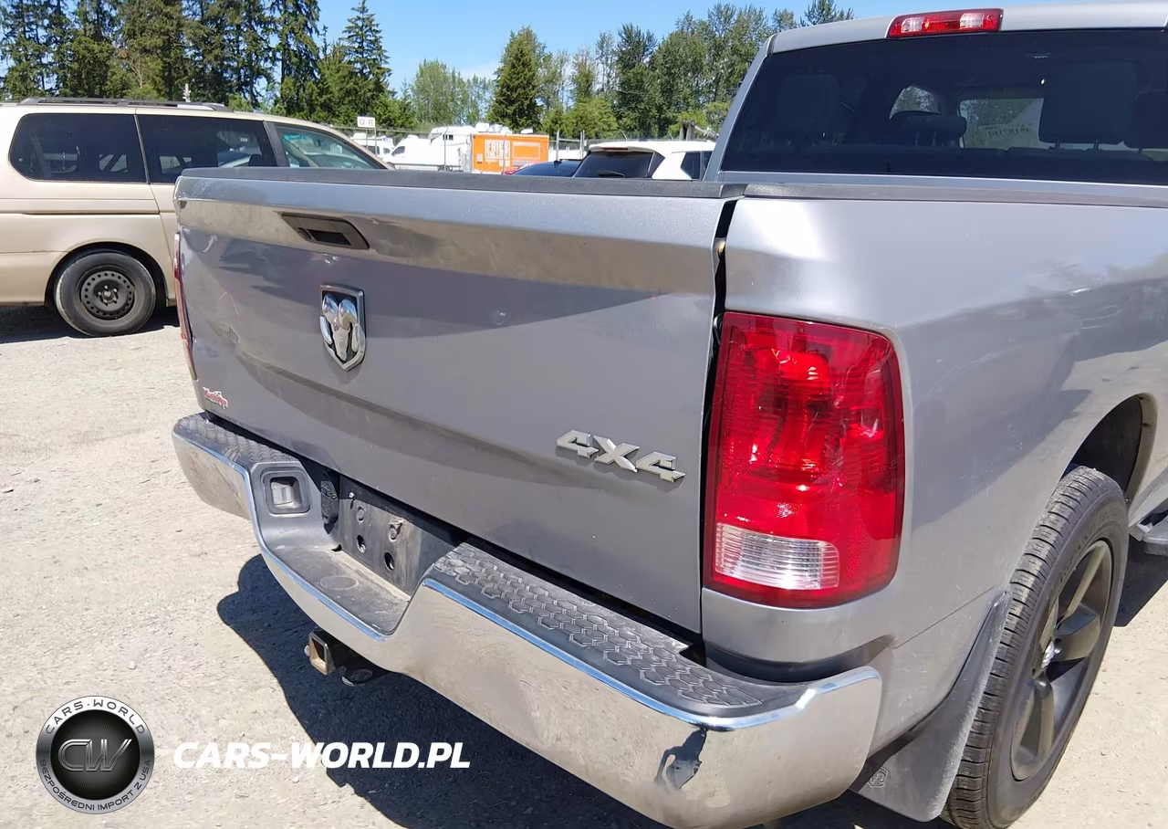2019 Ram 1500 Classic Tradesman 4X4 6'4 Box VIN:1C6RR7SM1KS672797 - 18