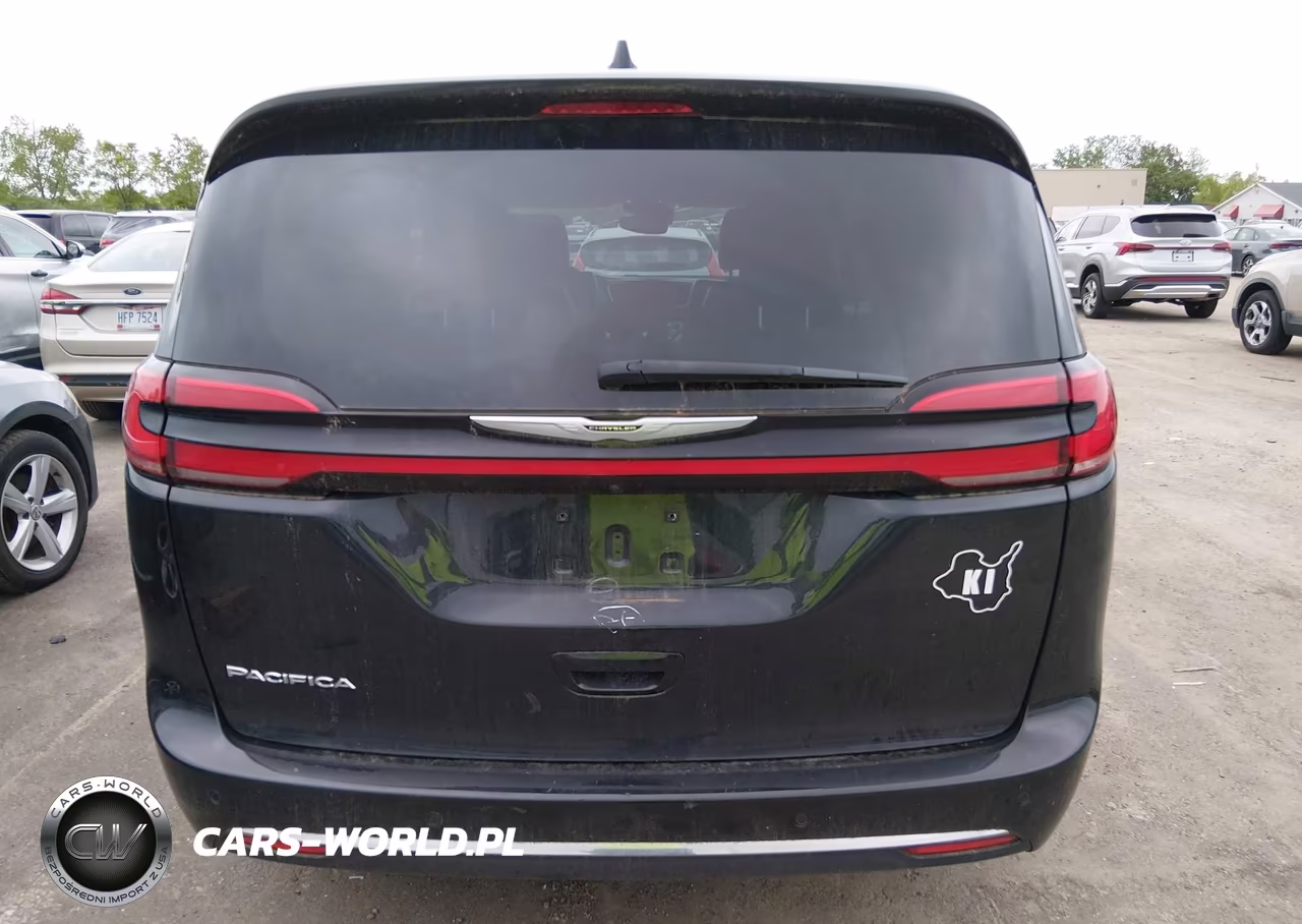 2023 Chrysler Pacifica Touring L VIN:2C4RC1BG5PR536540 - 16