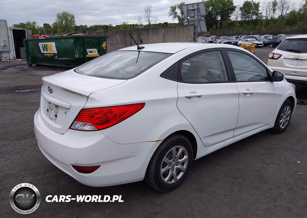 2013 Hyundai Accent Gls VIN:KMHCT4AE0DU496076 - 4
